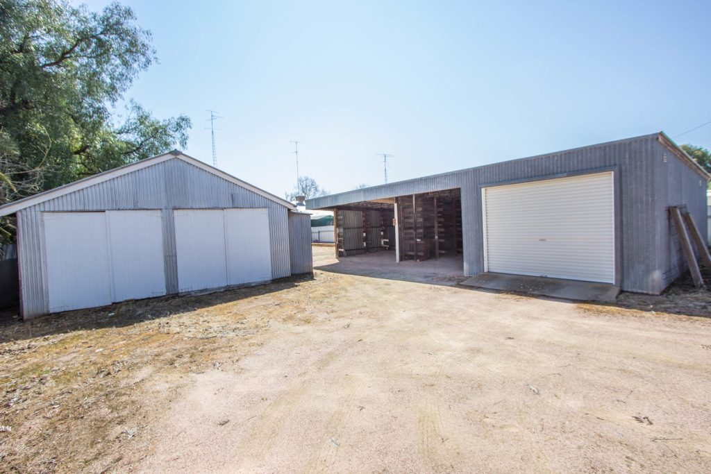 84 Victoria Avenue, Narrandera NSW 2700 - photo 15