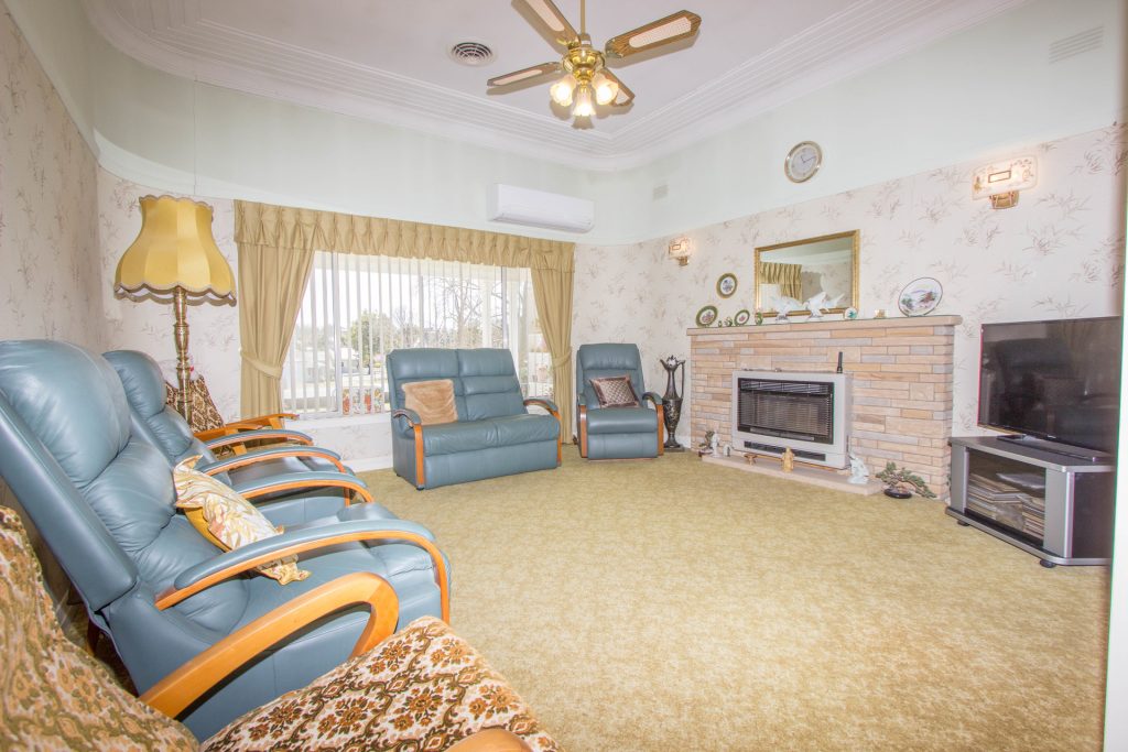 84 Victoria Avenue, Narrandera NSW 2700 - photo 4