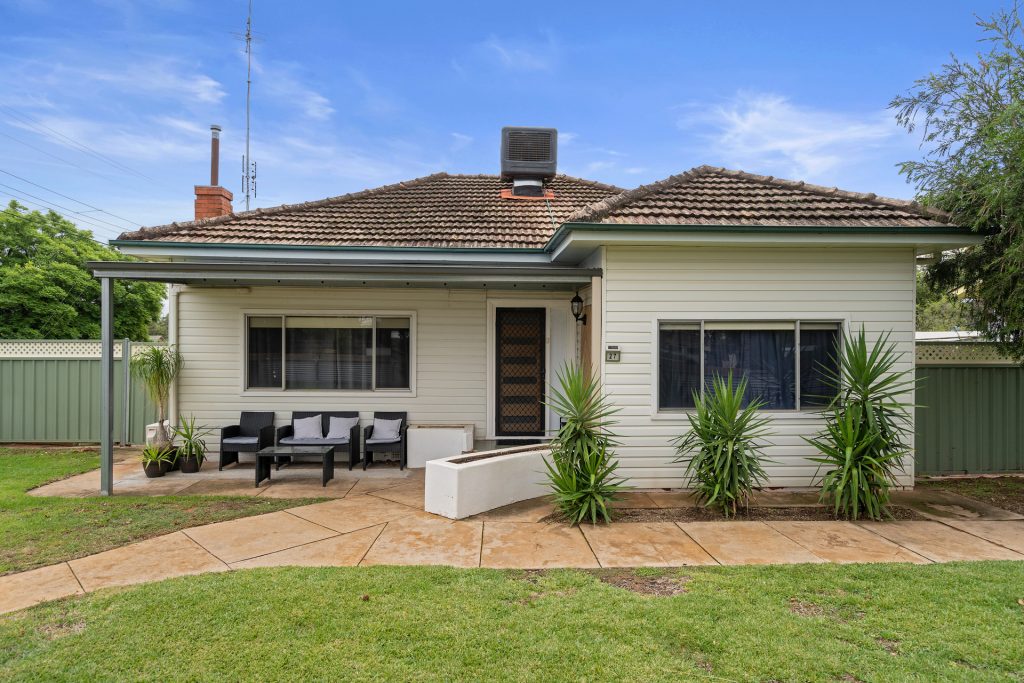 27 Audley Street, Narrandera NSW 2700 - McGrath Riverina