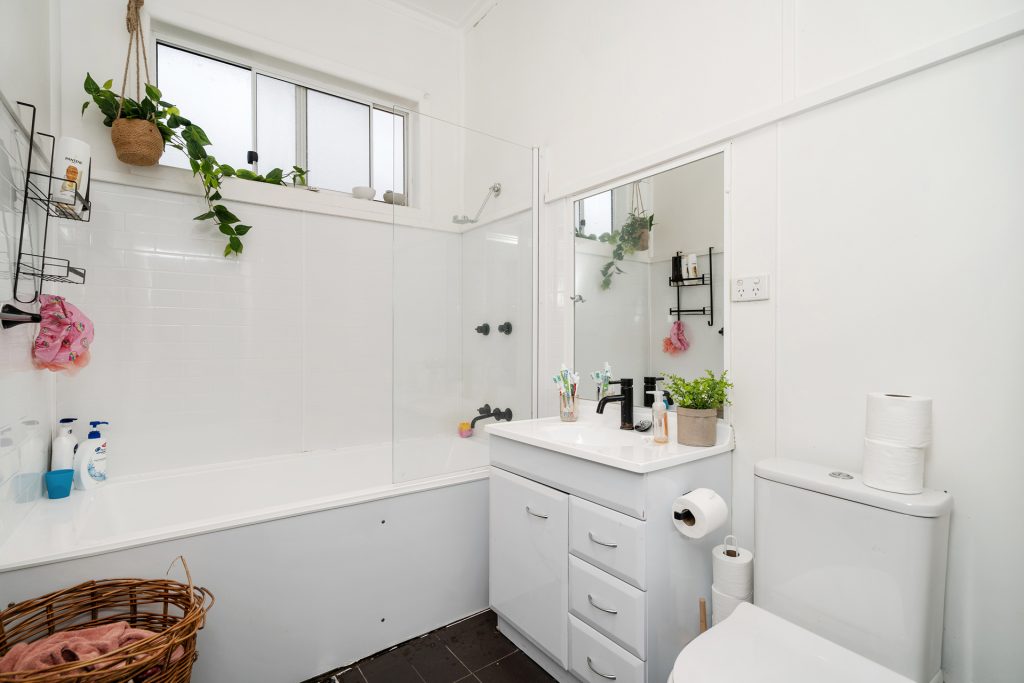 27 Audley Street, Narrandera NSW 2700 - photo 13
