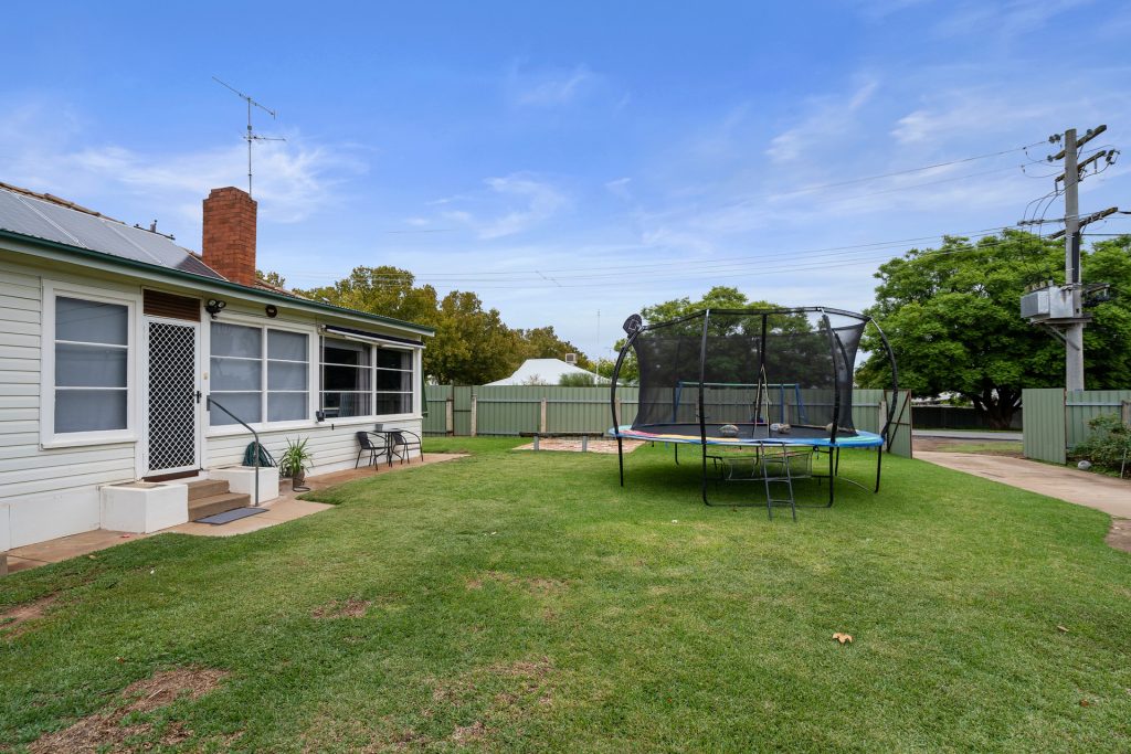 27 Audley Street, Narrandera NSW 2700 - photo 16