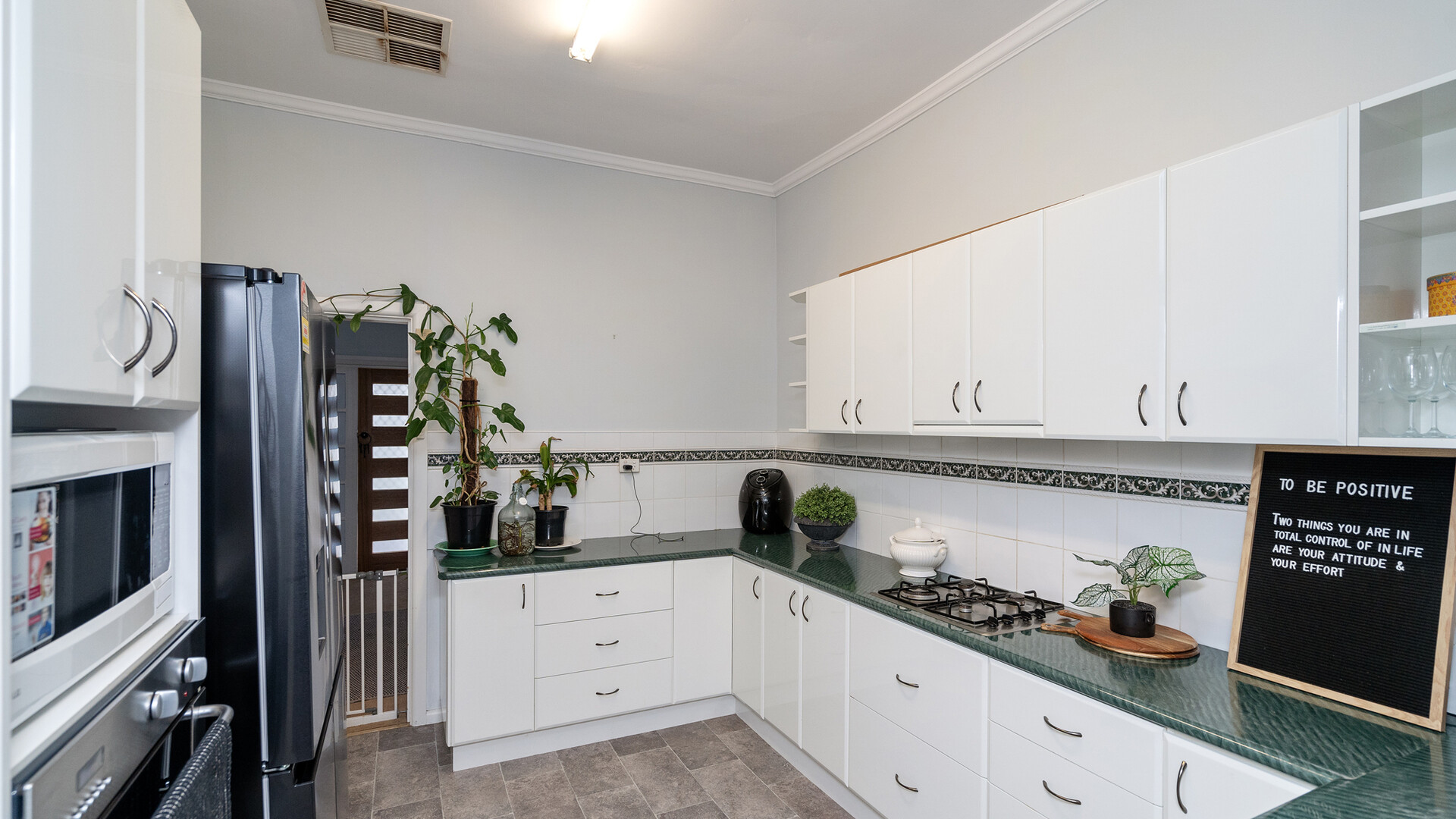 27 Audley Street, Narrandera NSW 2700 - photo 4