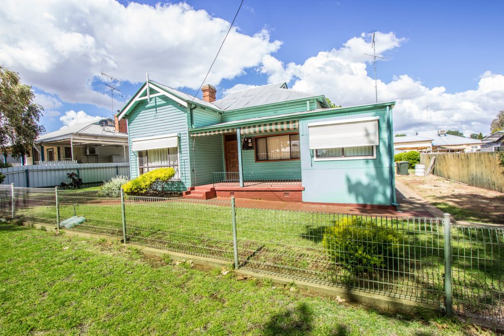 17 Arthur Street, Narrandera NSW 2700 - photo 3