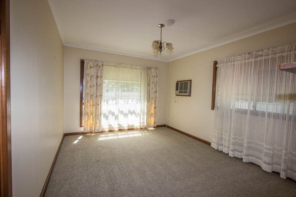 17 Arthur Street, Narrandera NSW 2700 - photo 4