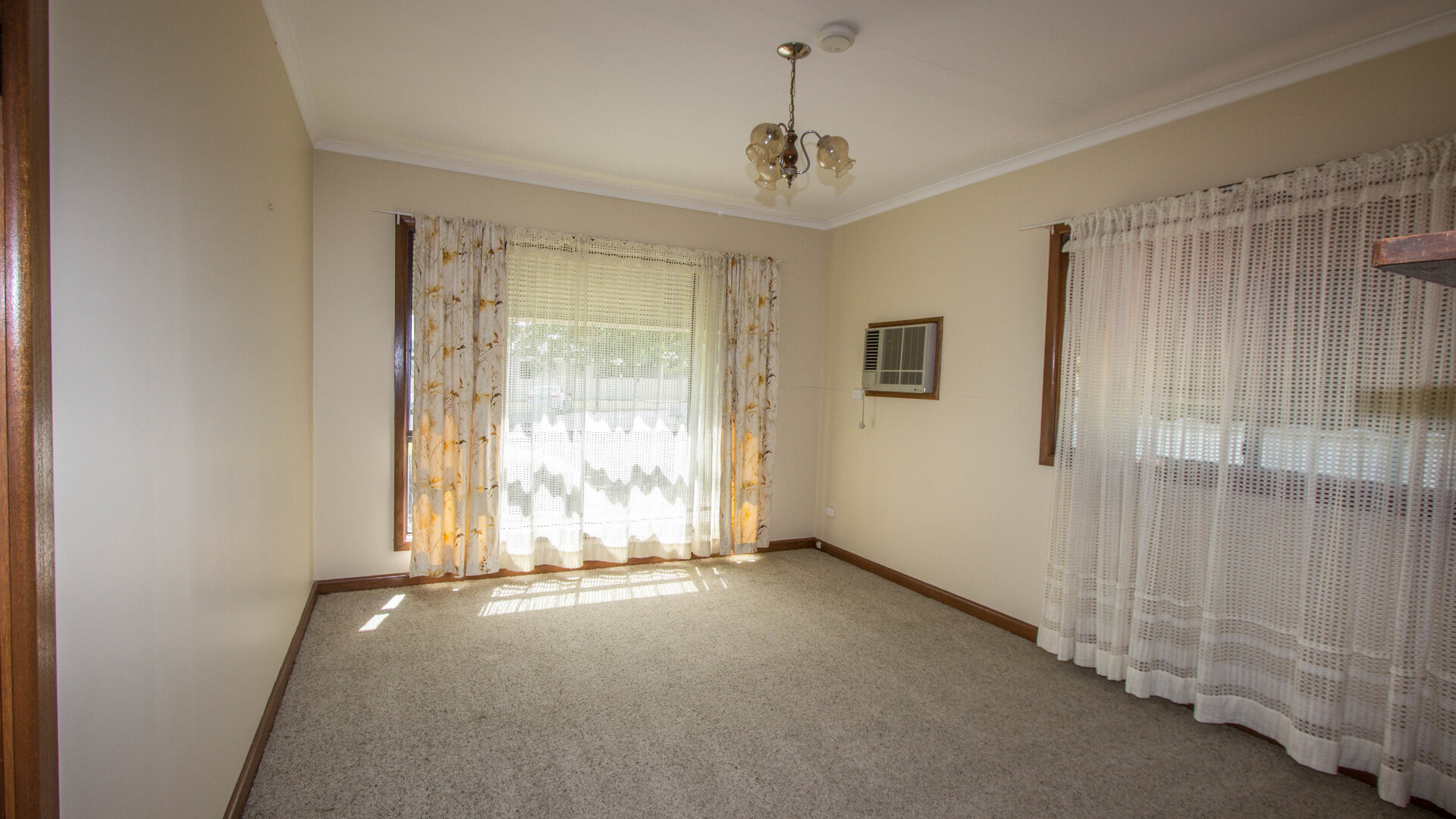 17 Arthur Street, Narrandera NSW 2700 - photo 4