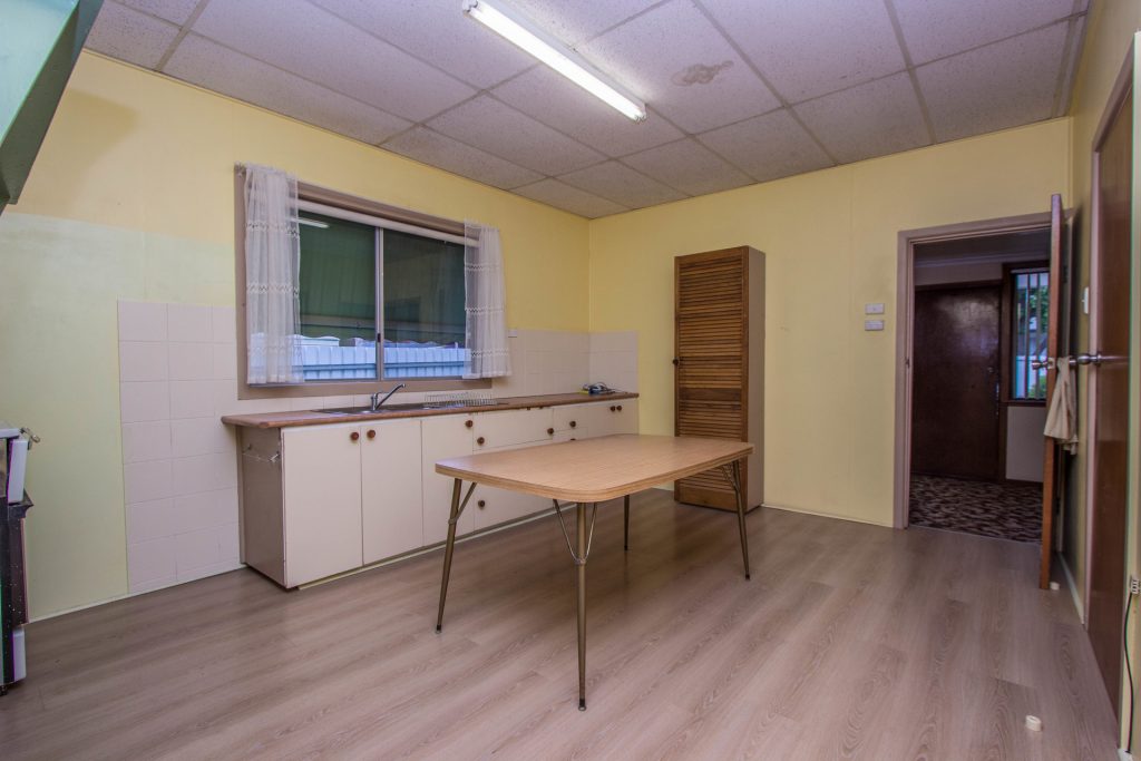 17 Arthur Street, Narrandera NSW 2700 - photo 6