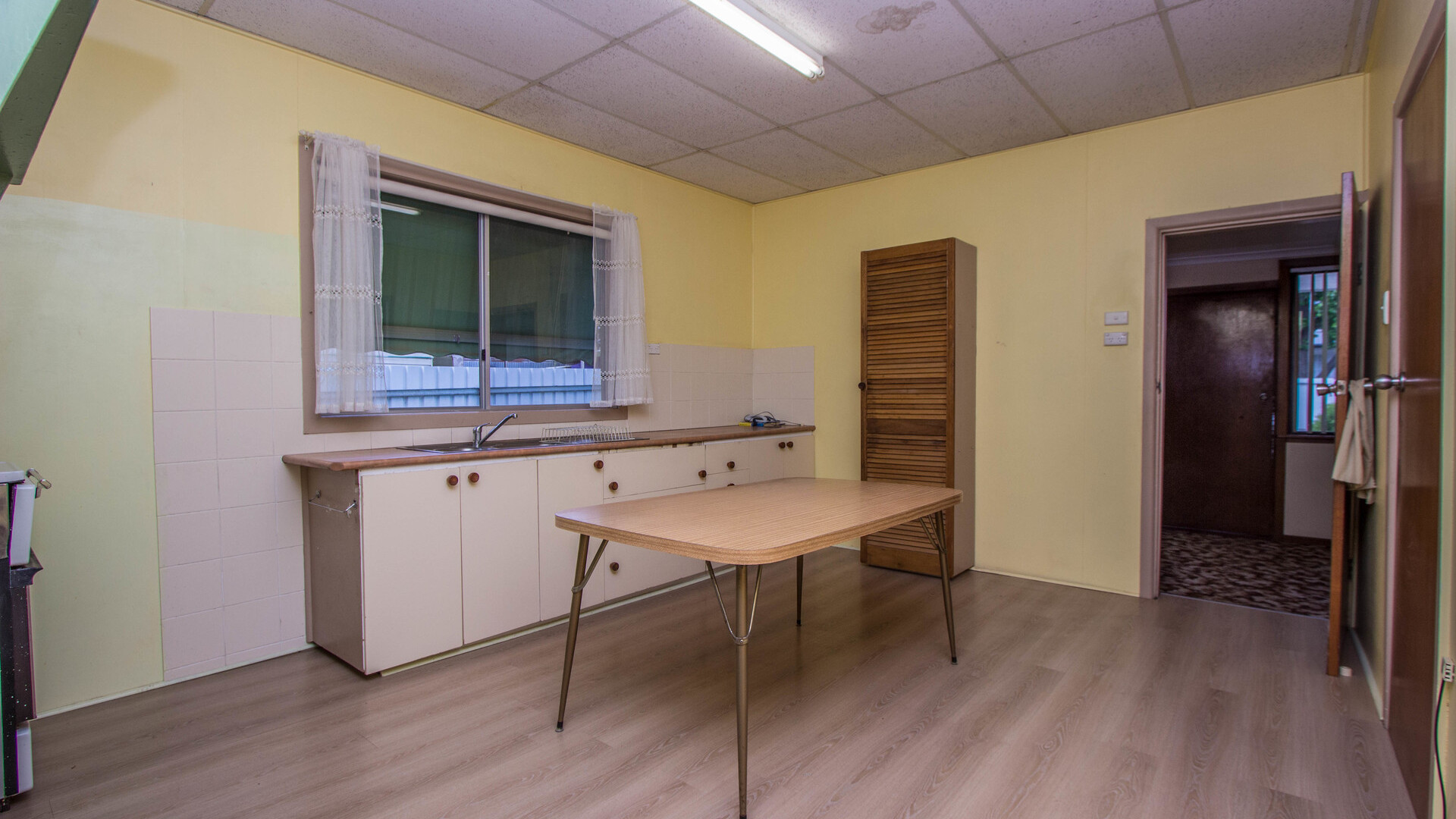 17 Arthur Street, Narrandera NSW 2700 - photo 6