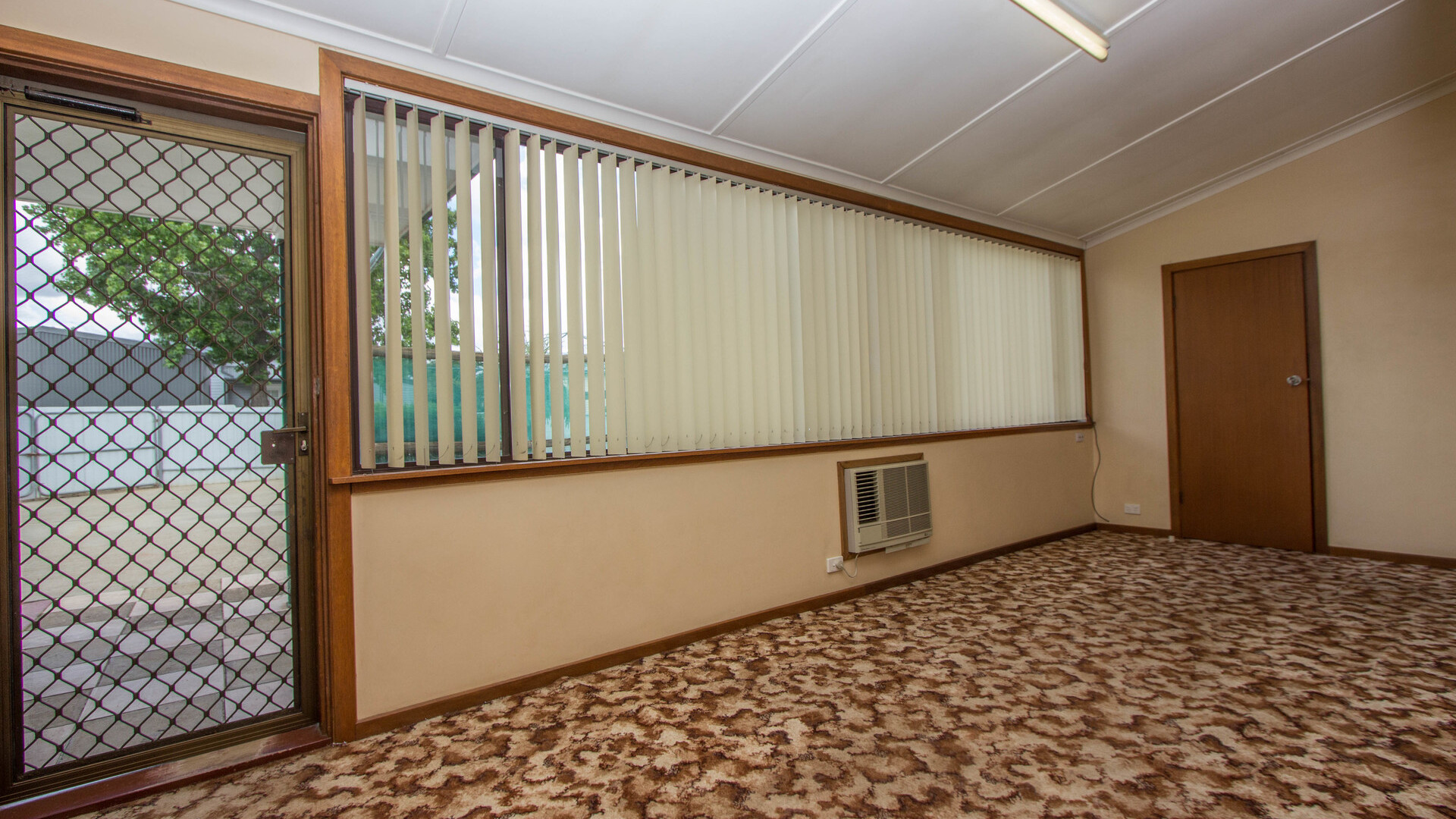17 Arthur Street, Narrandera NSW 2700 - photo 8
