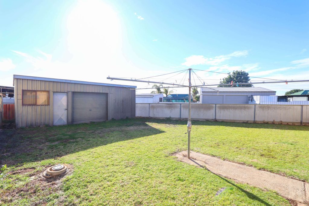 5 Truskett Street, Temora NSW 2666 - photo 14