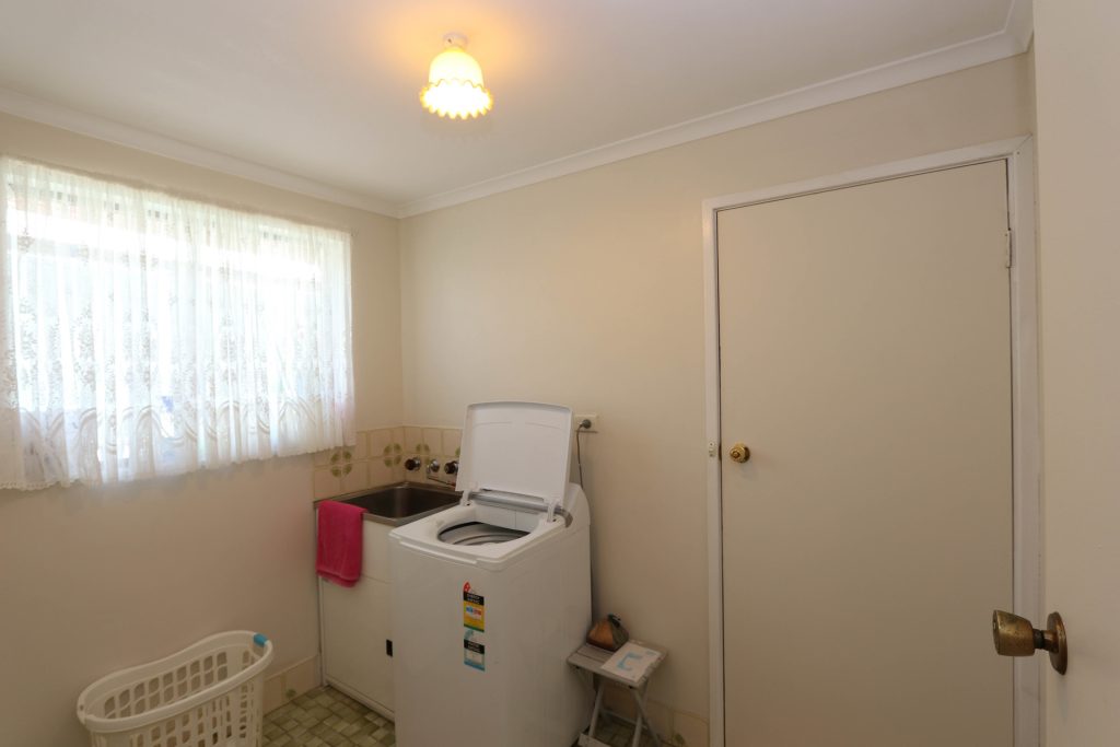 5 Truskett Street, Temora NSW 2666 - photo 15