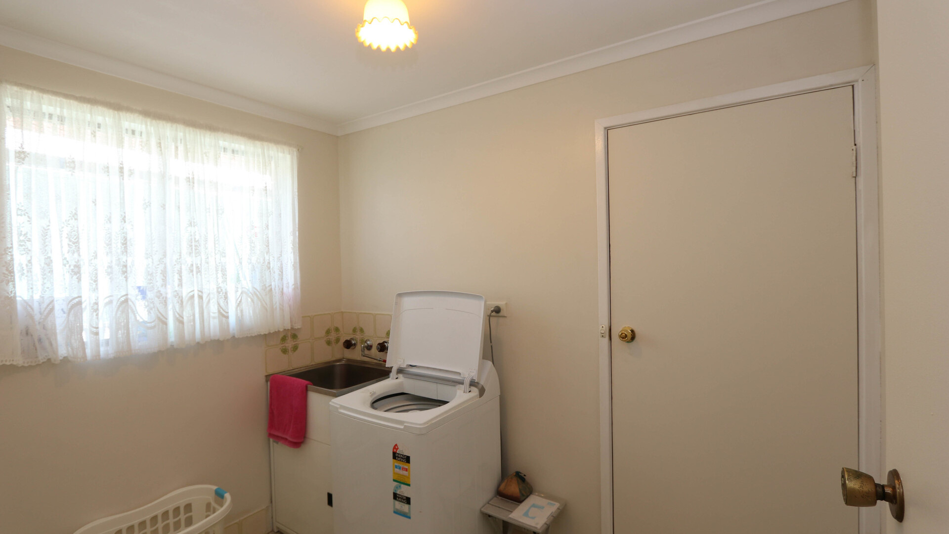 5 Truskett Street, Temora NSW 2666 - photo 15