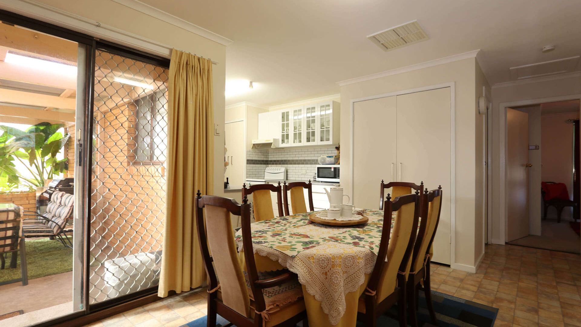 5 Truskett Street, Temora NSW 2666 - photo 3