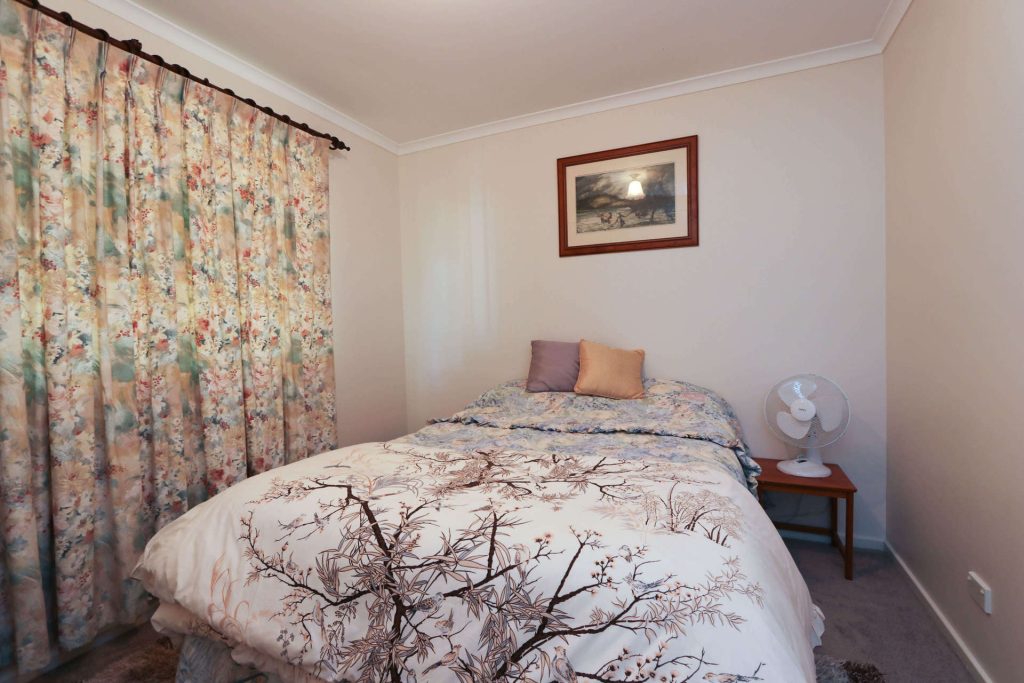 5 Truskett Street, Temora NSW 2666 - photo 7