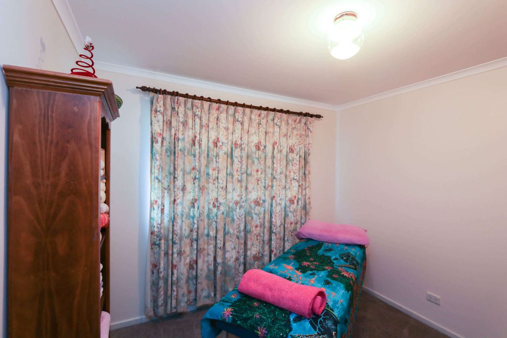 5 Truskett Street, Temora NSW 2666 - photo 8