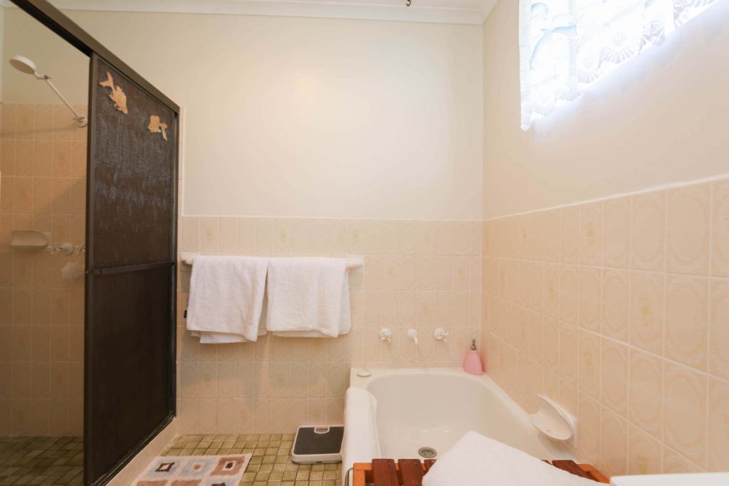 5 Truskett Street, Temora NSW 2666 - photo 10
