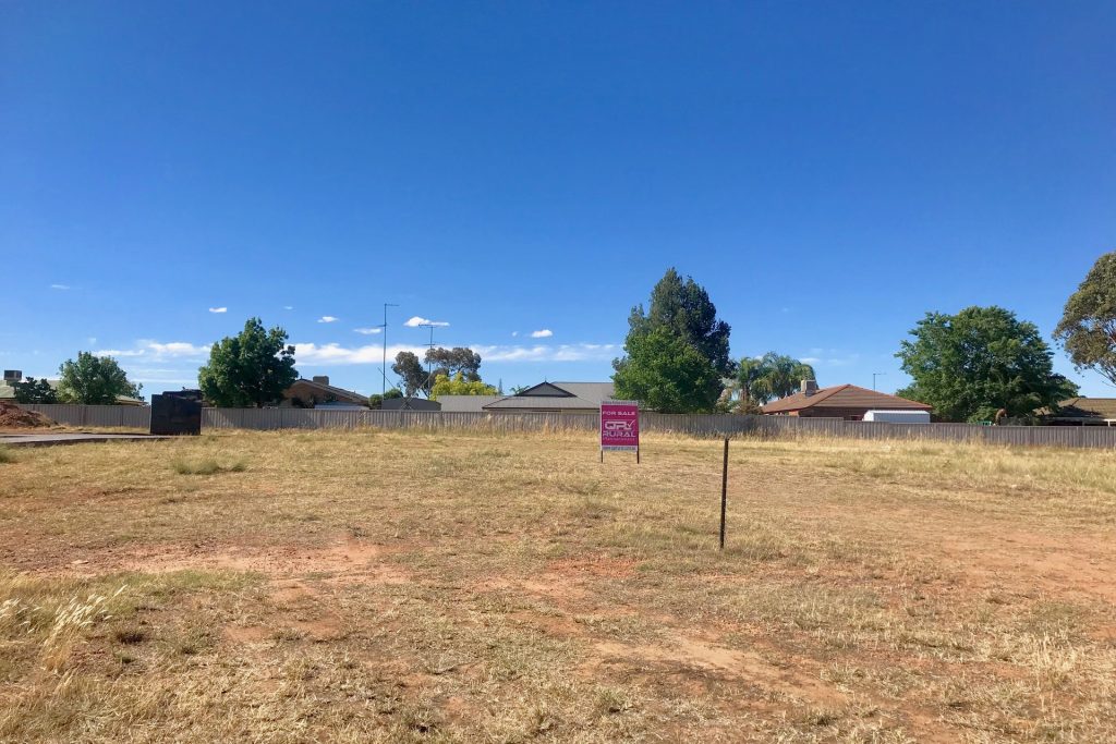 17 Lettie Street, Narrandera NSW 2700 - McGrath Riverina