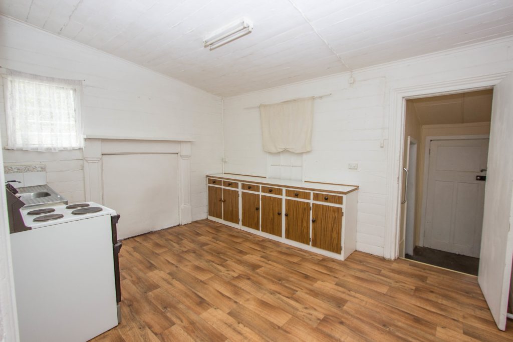 64 Twynam Street, Narrandera NSW 2700 - photo 3