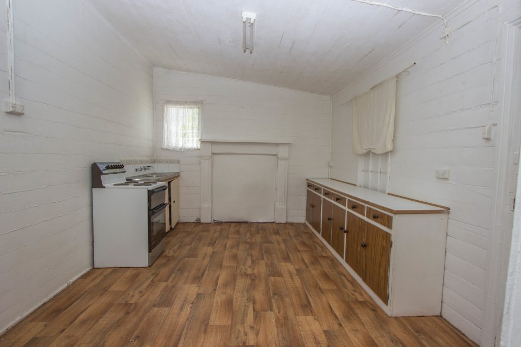 64 Twynam Street, Narrandera NSW 2700 - photo 6