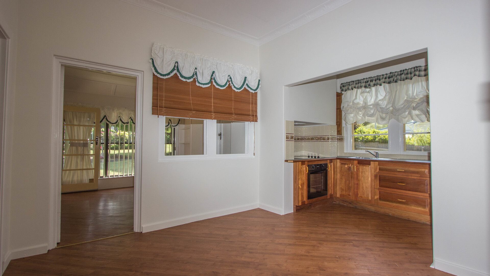27 Peters Street, Narrandera NSW 2700 - photo 11