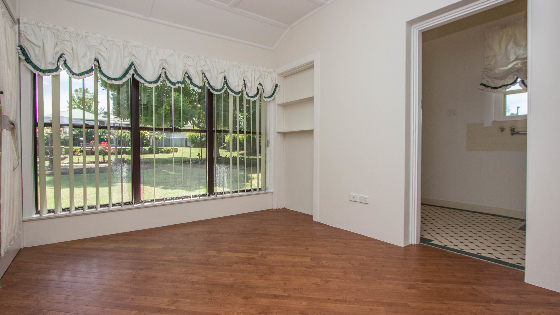 27 Peters Street, Narrandera NSW 2700 - photo 12