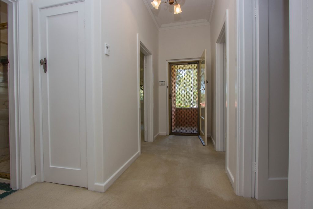 27 Peters Street, Narrandera NSW 2700 - photo 5
