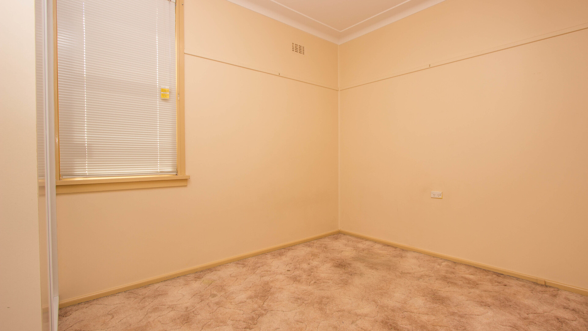 14 Larmer Street, Narrandera NSW 2700 - photo 7