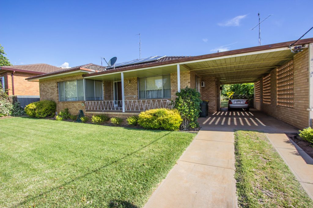 4 Riverine Street, Narrandera NSW 2700 - McGrath Riverina