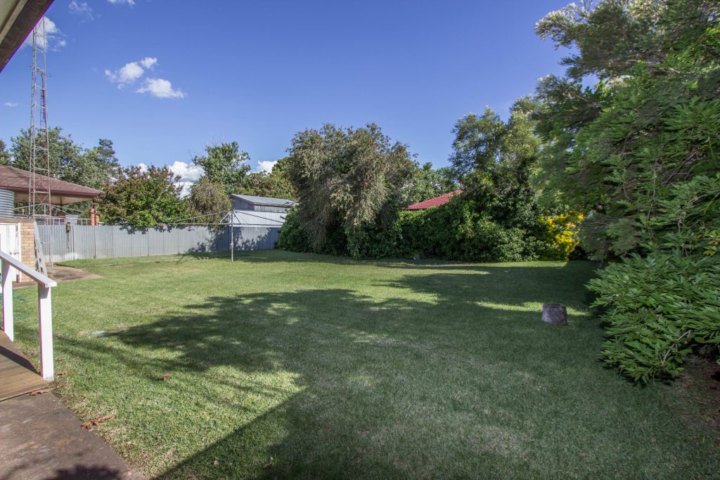 4 Riverine Street, Narrandera NSW 2700 - photo 14