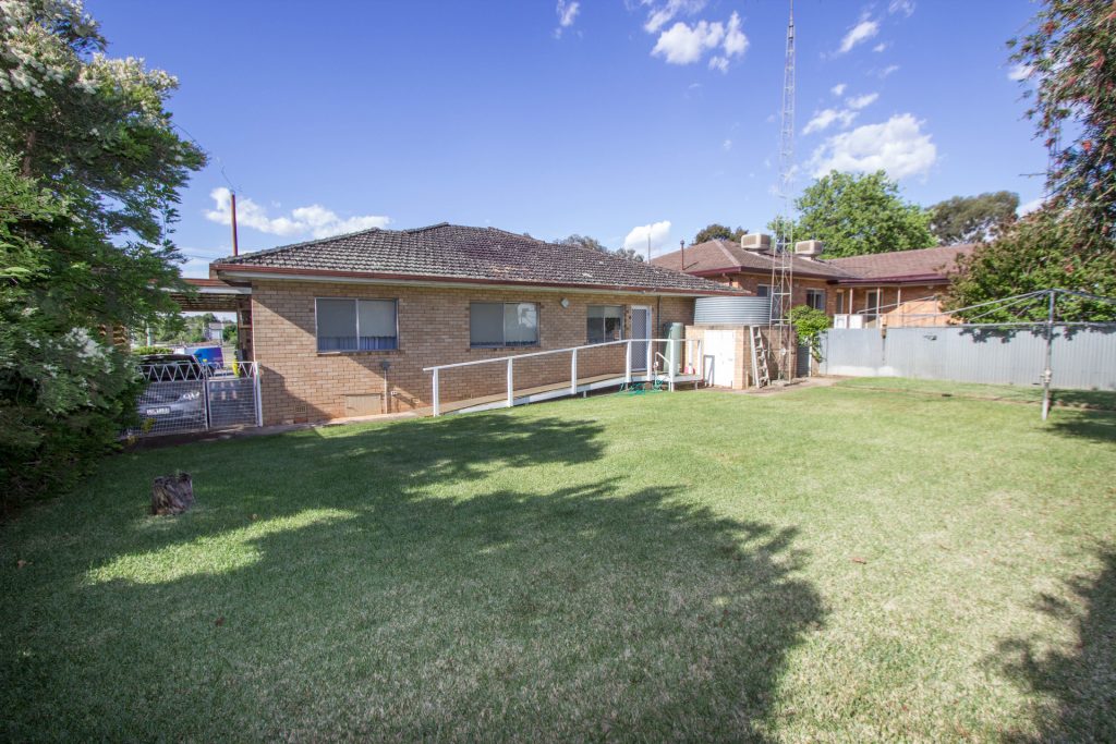 4 Riverine Street, Narrandera NSW 2700 - photo 15