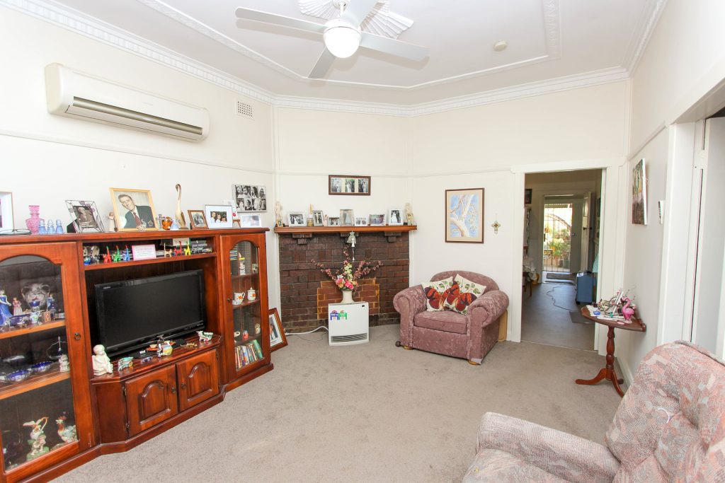 95 Hoskins Street, Temora NSW 2666 - photo 2