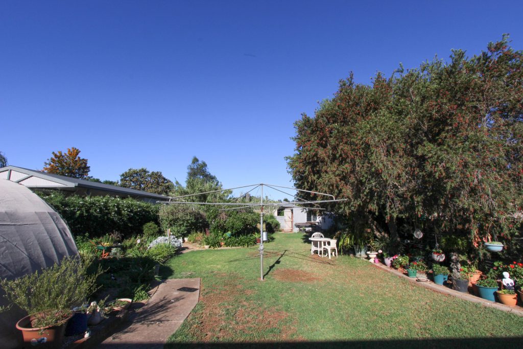 95 Hoskins Street, Temora NSW 2666 - photo 14