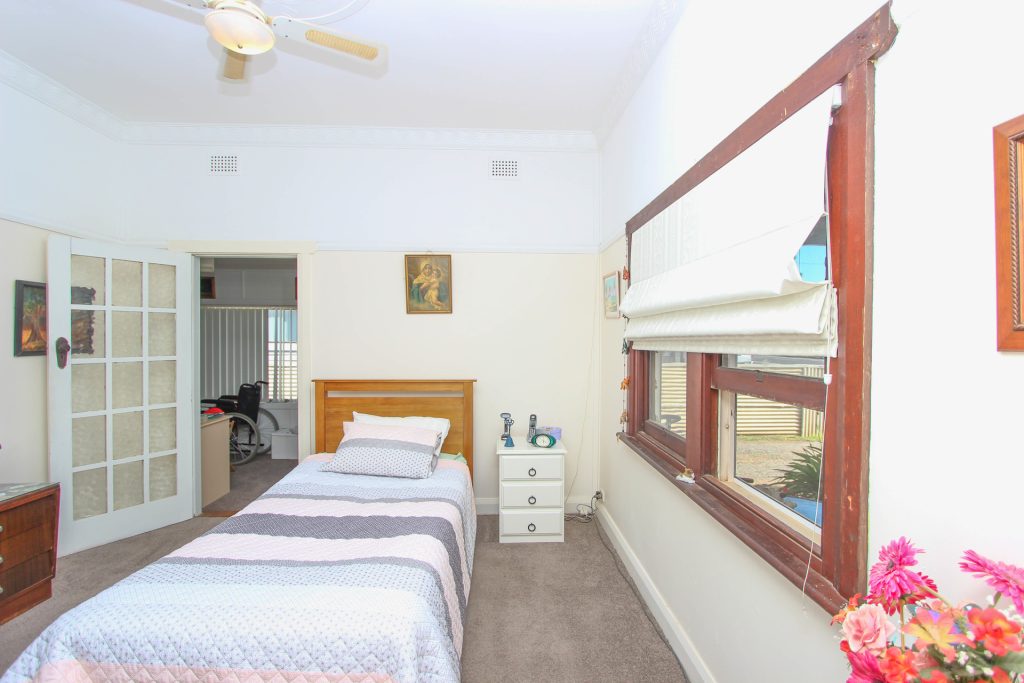 95 Hoskins Street, Temora NSW 2666 - photo 3
