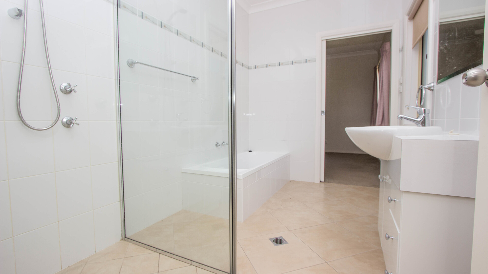 14A Elwin Street, Narrandera NSW 2700 - photo 8