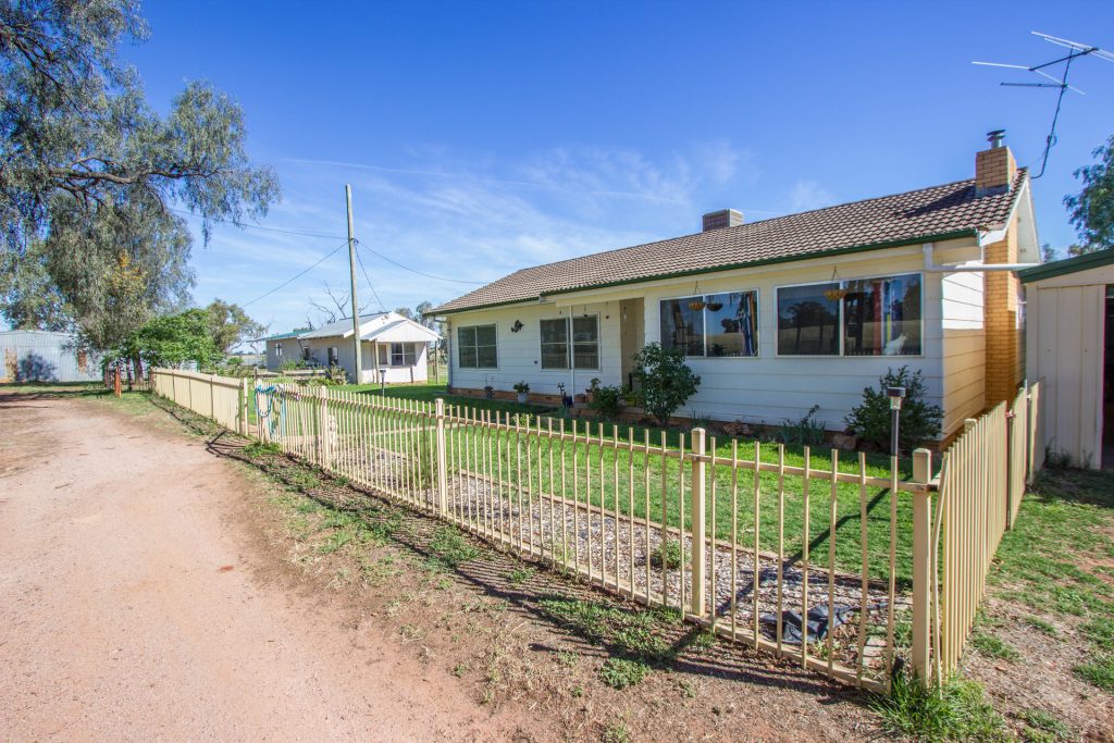21 Pethers Road, Narrandera NSW 2700 - McGrath Riverina