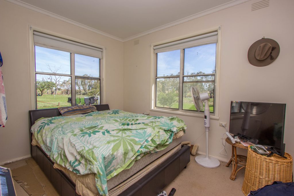 21 Pethers Road, Narrandera NSW 2700 - photo 12