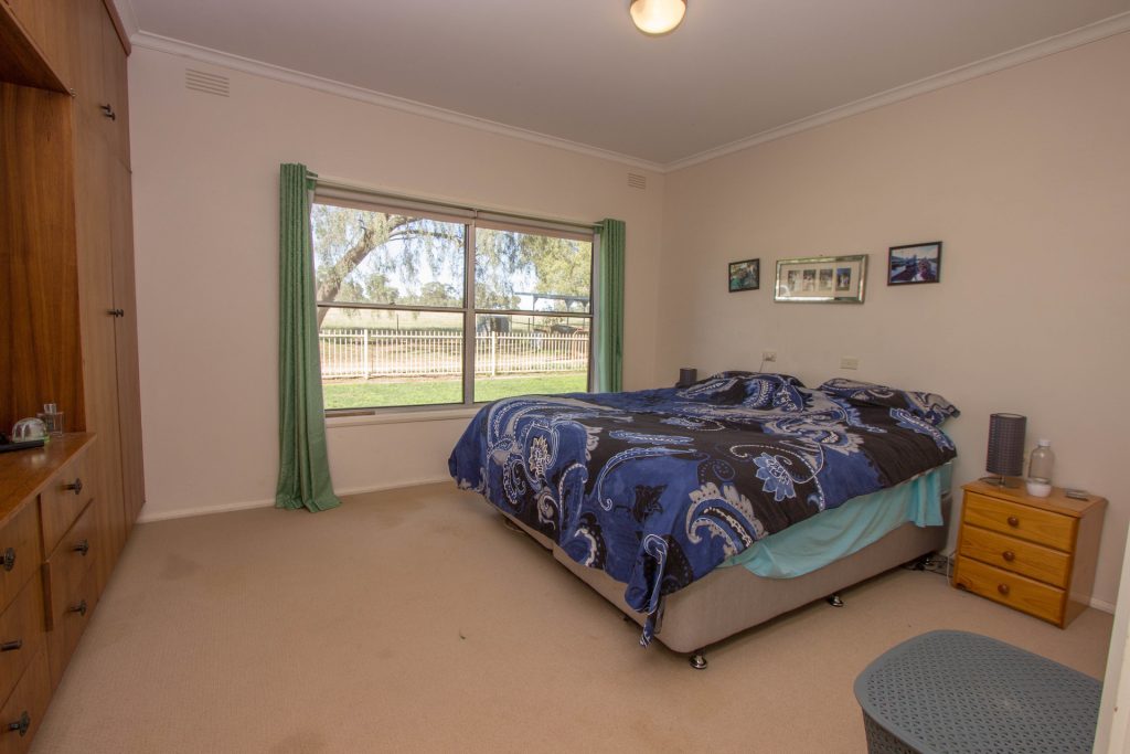21 Pethers Road, Narrandera NSW 2700 - photo 13