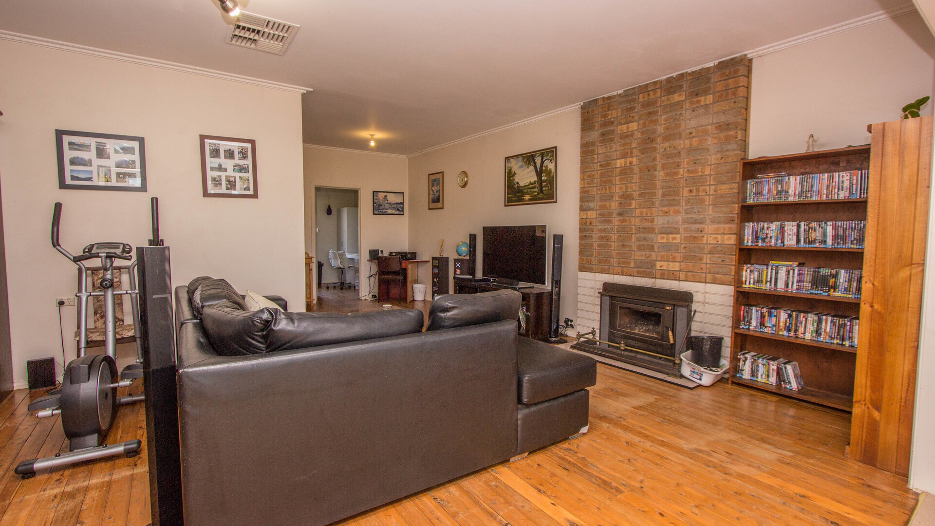21 Pethers Road, Narrandera NSW 2700 - photo 10
