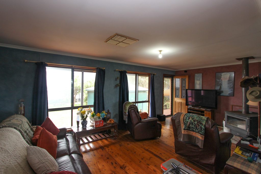6106 Burley Griffin Way, Temora NSW 2666 - photo 2