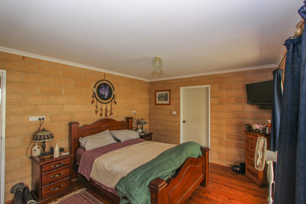6106 Burley Griffin Way, Temora NSW 2666 - photo 3