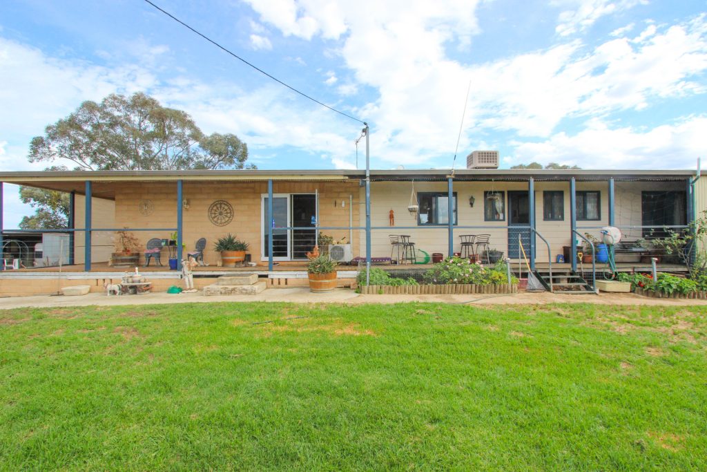 6106 Burley Griffin Way, Temora NSW 2666 - photo 22