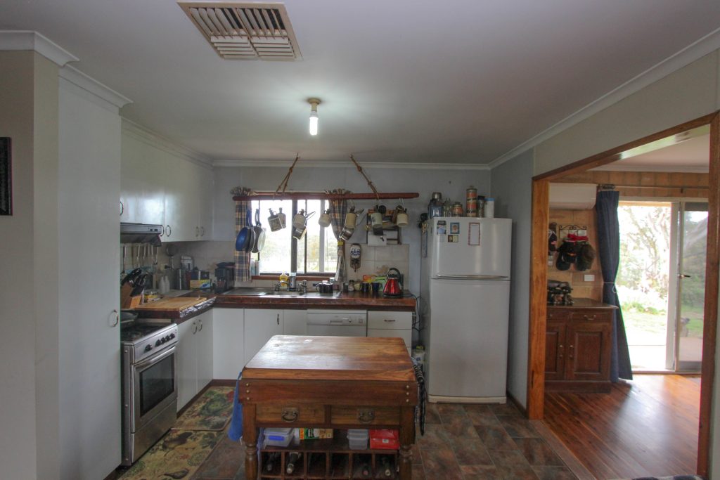 6106 Burley Griffin Way, Temora NSW 2666 - photo 5