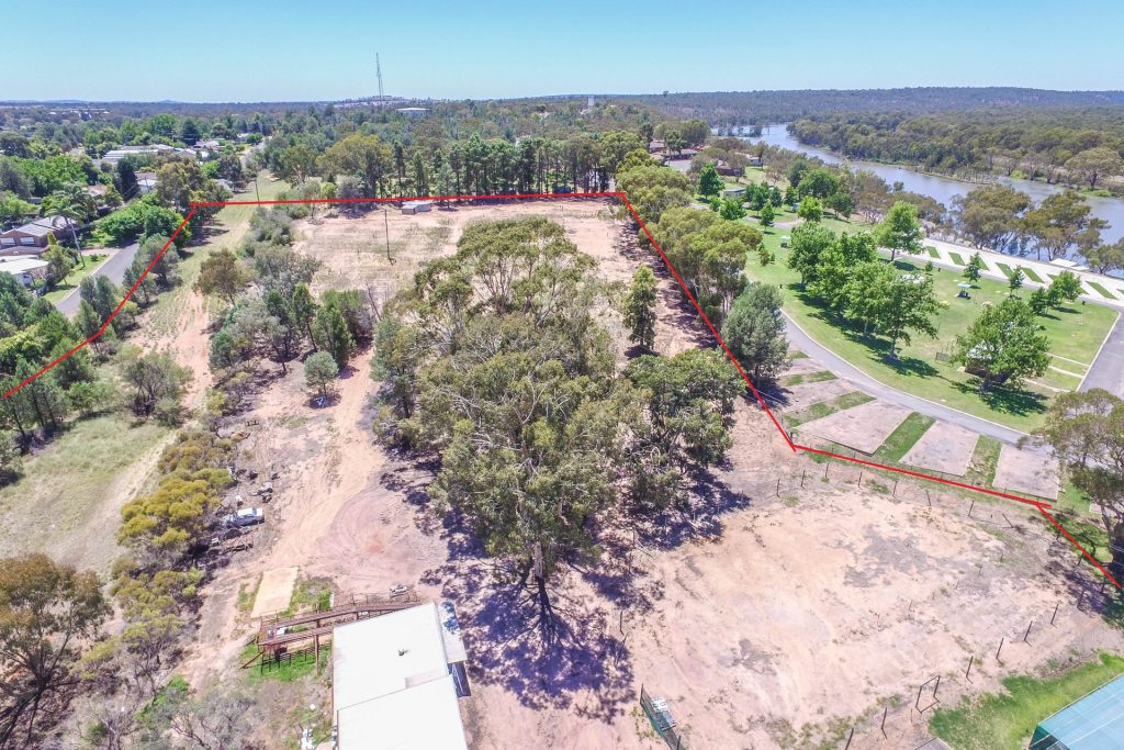Elizabeth/broad Street, Narrandera NSW 2700 - photo 2