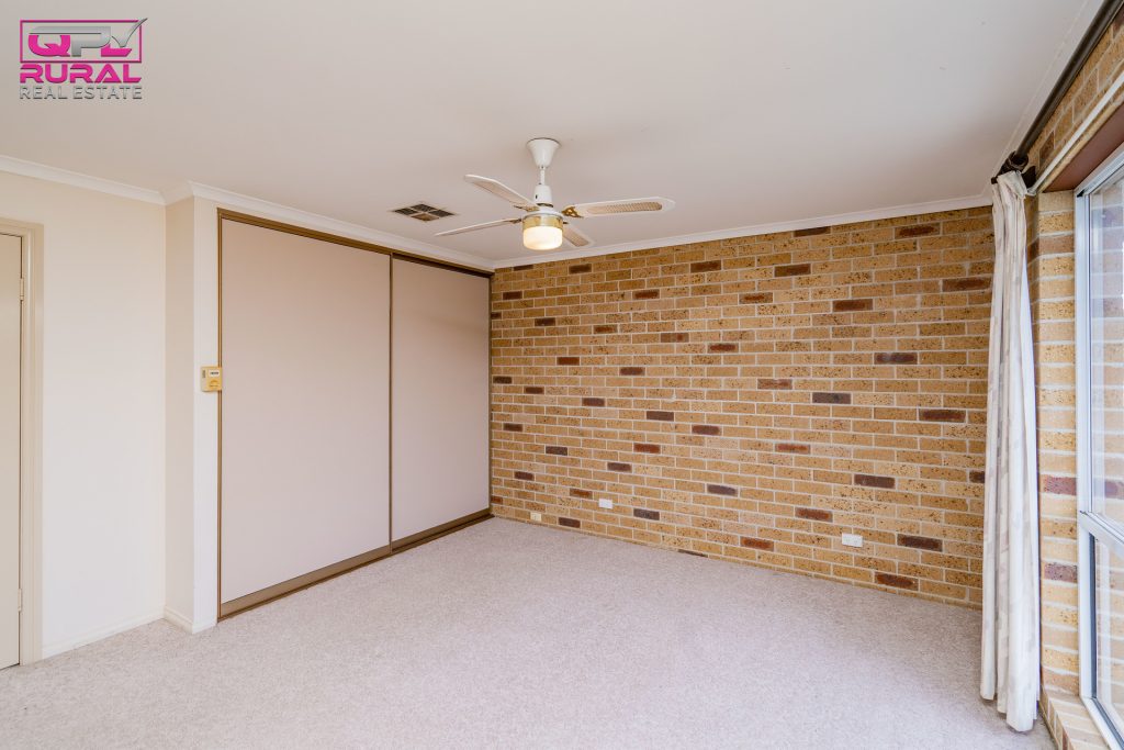 20 Riverine Street, Narrandera NSW 2700 - photo 11