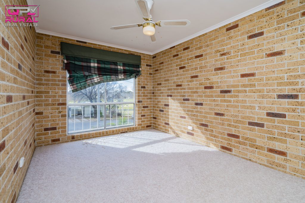 20 Riverine Street, Narrandera NSW 2700 - photo 12