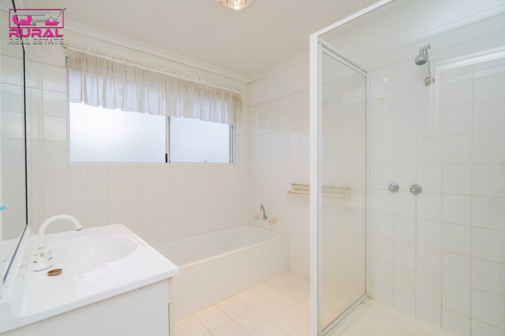 20 Riverine Street, Narrandera NSW 2700 - photo 13