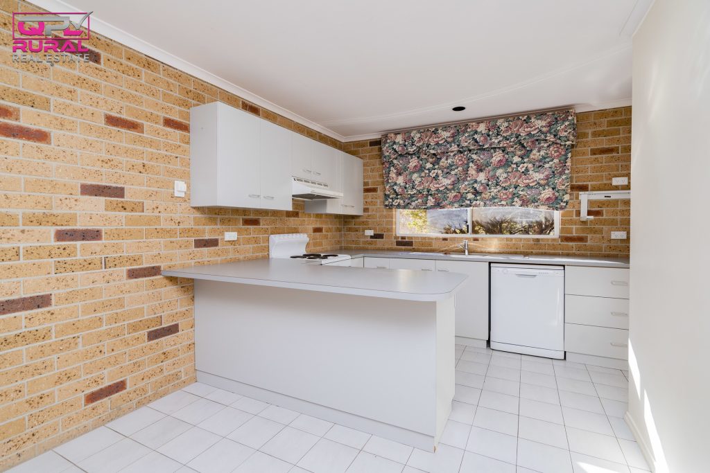 20 Riverine Street, Narrandera NSW 2700 - photo 3