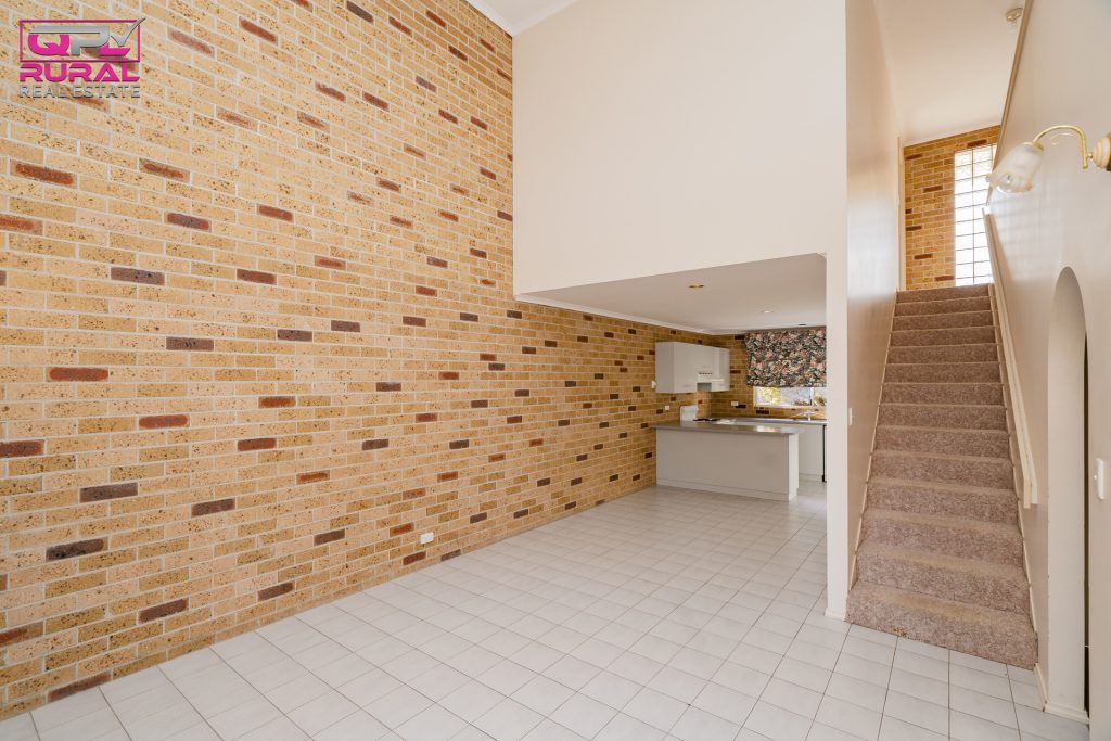 20 Riverine Street, Narrandera NSW 2700 - photo 5