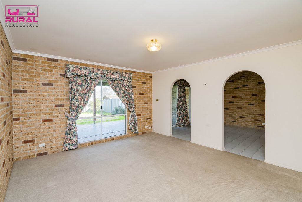 20 Riverine Street, Narrandera NSW 2700 - photo 6