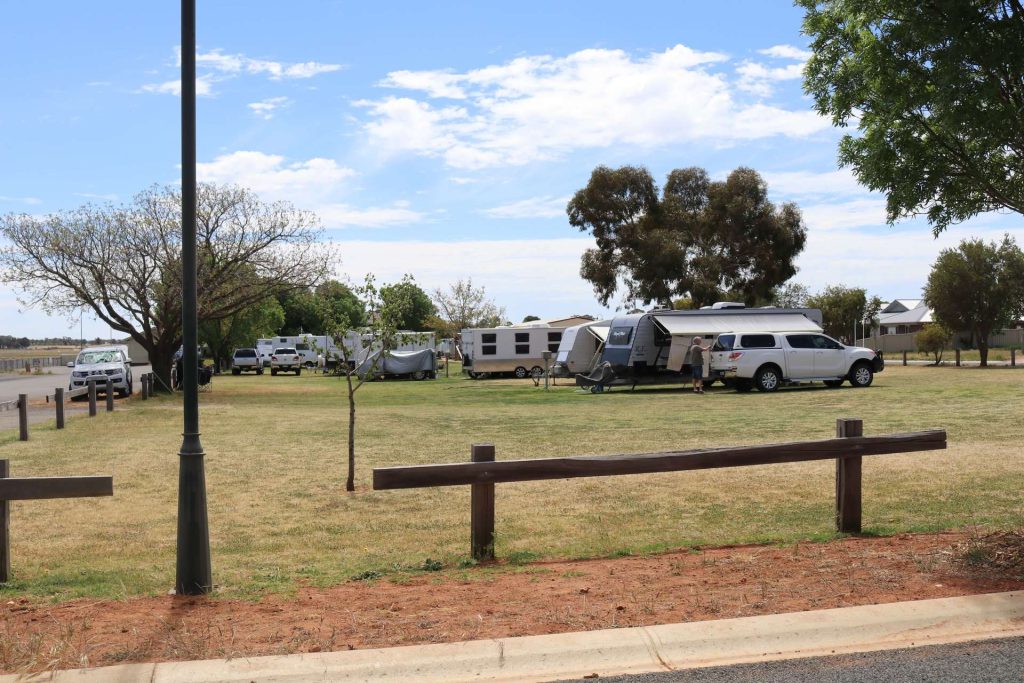 4 Spitfire Drive, Temora NSW 2666 - photo 12