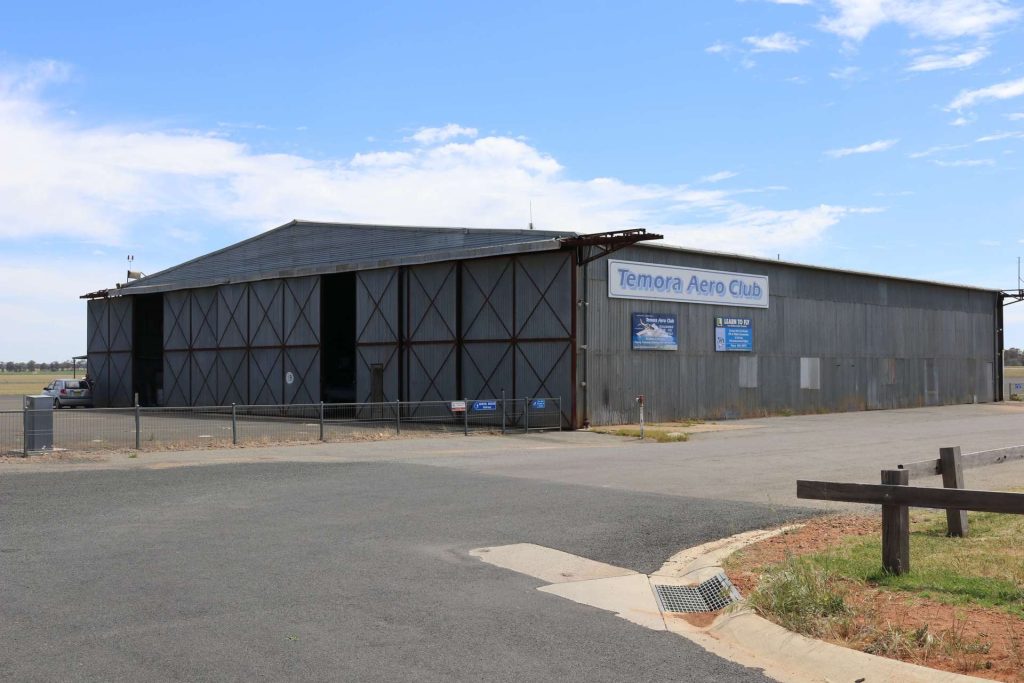 6 Spitfire Drive, Temora NSW 2666 - photo 12